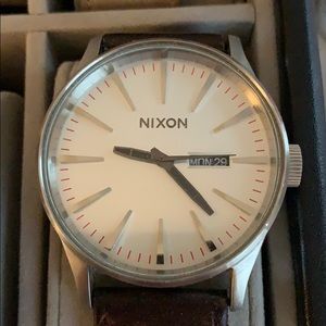 Nixon watch like new.